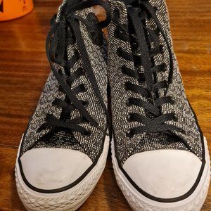 Black and white Converse all stars;  men's sz 9, women's sz 11